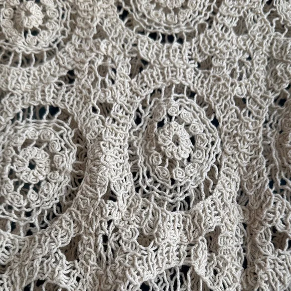 Solitaire Cream Crochet open knit puff sleeve boho top - Picture 6 of 9